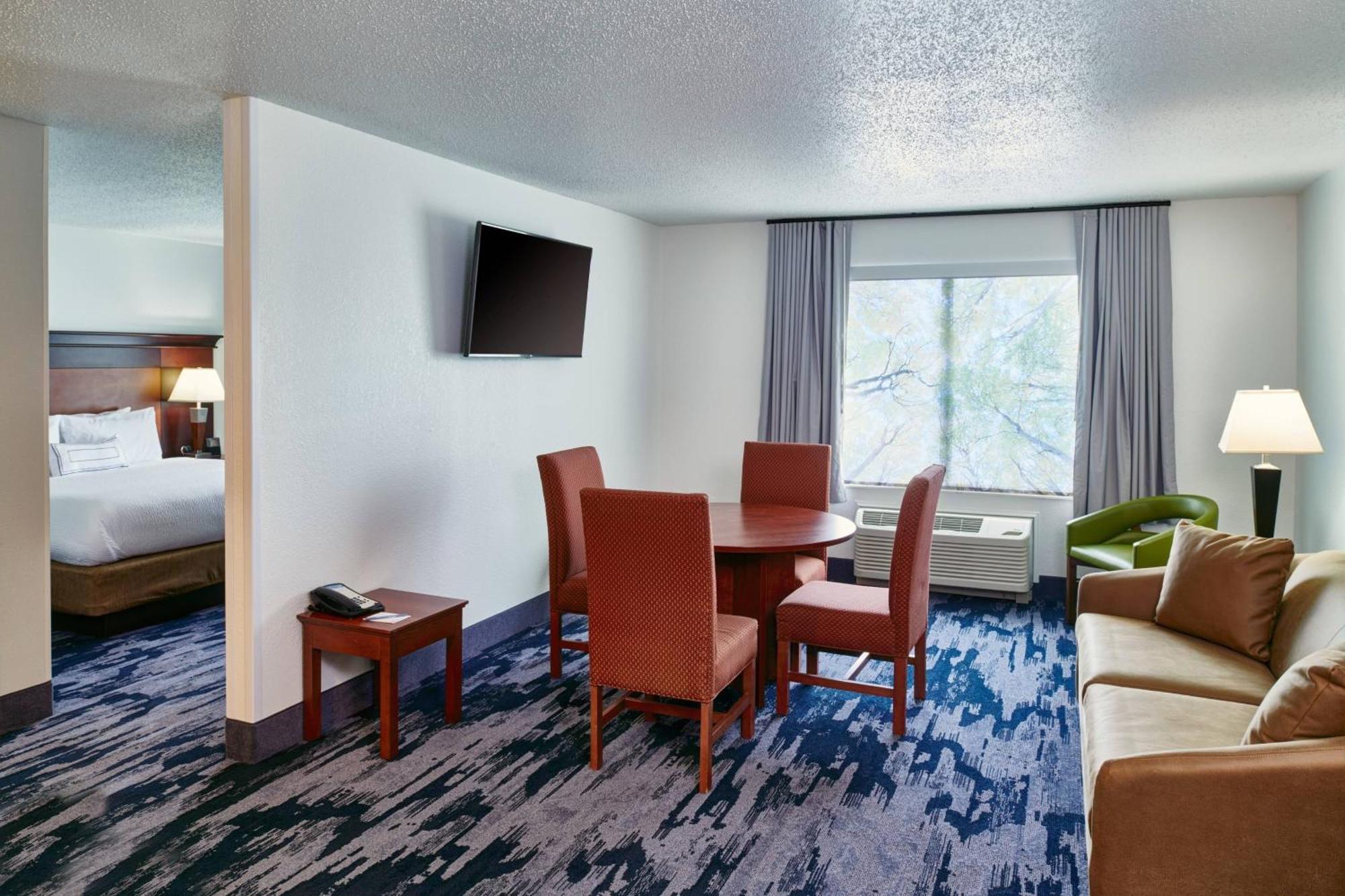 Fairfield Inn & Suites Detroit Livonia Exterior foto
